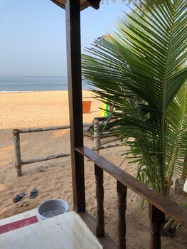 madhu beach huts