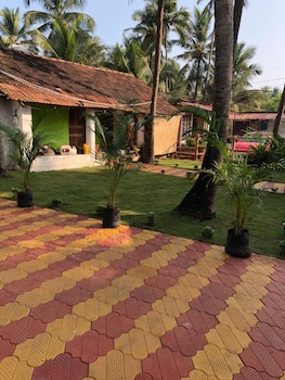 madhu beach huts