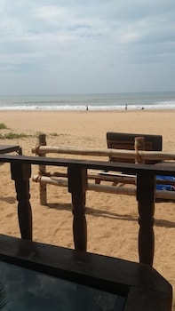 madhu beach huts