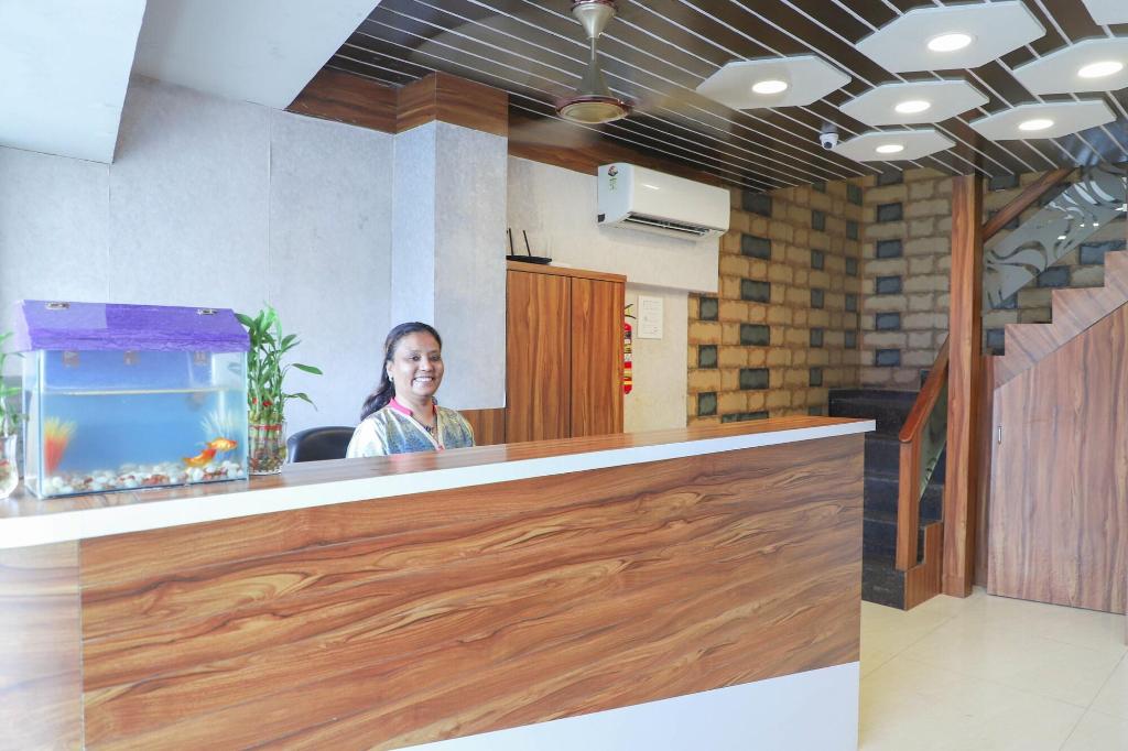 hotel plaza executive kurla