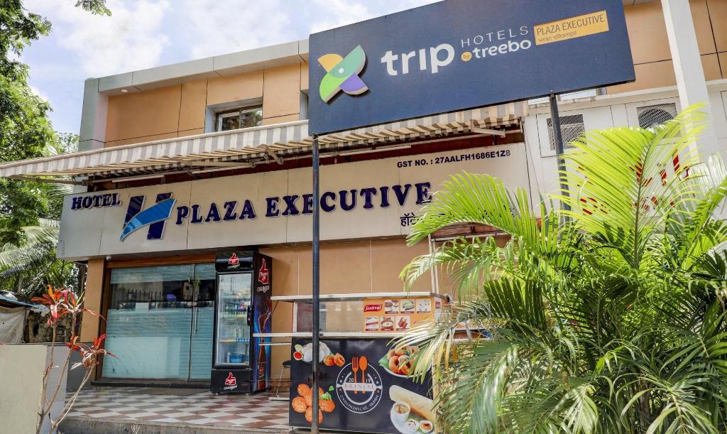 hotel plaza executive kurla