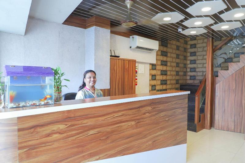 hotel plaza executive kurla