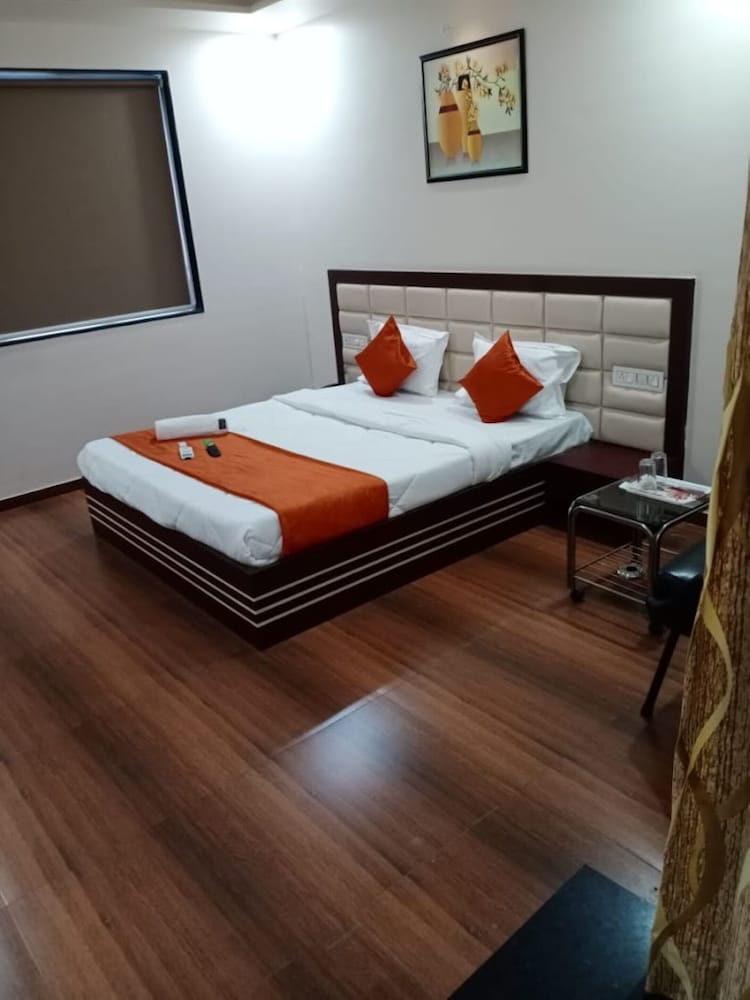 hotel raviraj palace rajkot