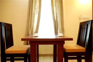 Wayanad Royal Crown,Kolagappara>>Kalpetta,3 star