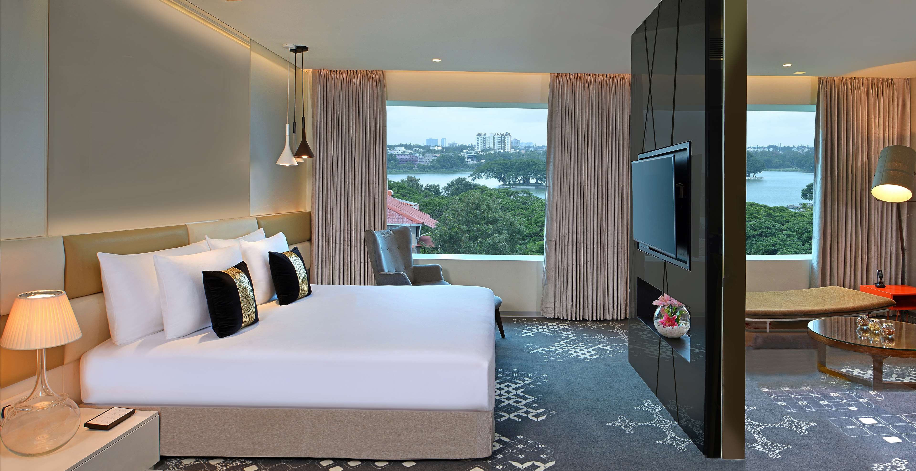 radisson bengaluru city center