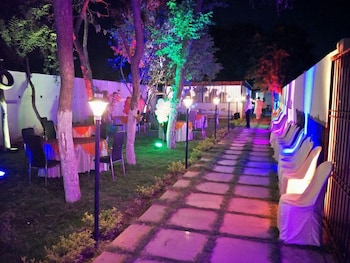 New Hotel Shiva,Bodhgaya>>Bodh Gaya,3 star