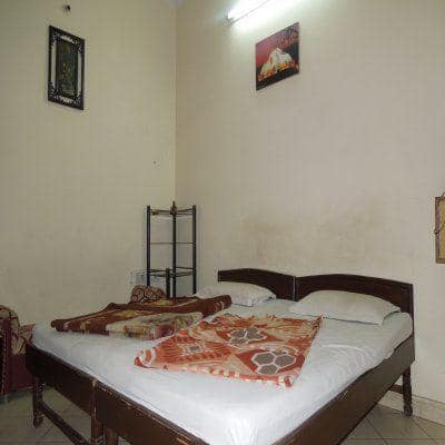 Yash Guest House,Nizamuddin,1 star