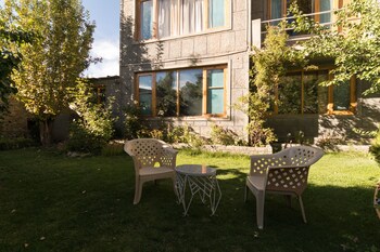 radhus boutique inn