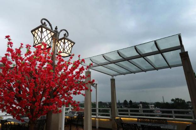 comfort hotel gms grand