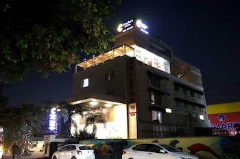 comfort hotel gms grand