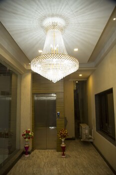 hotel the mewar near airport