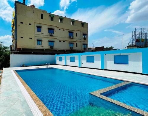 hotel the mewar near airport