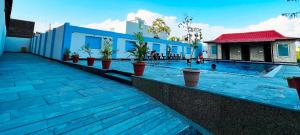hotel the mewar near airport