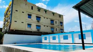 hotel the mewar near airport