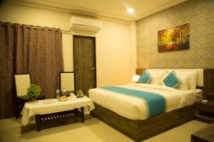 hotel the mewar near airport