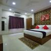 hotel the mewar near airport