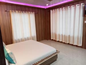 Hotel Himalaya View,,2 star