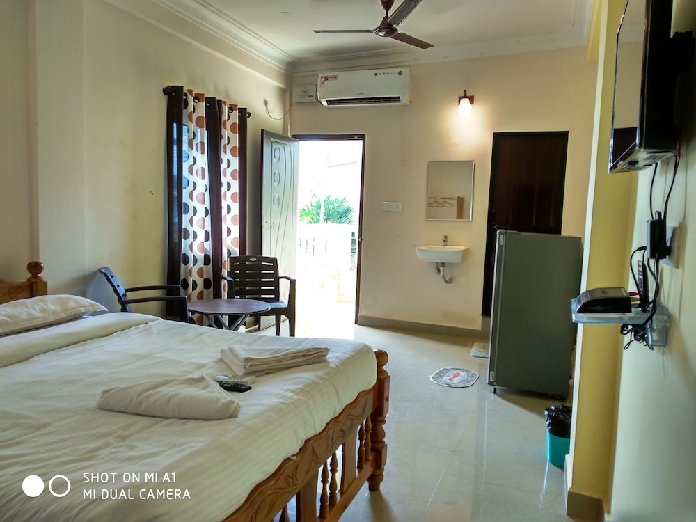 candolim beach place