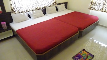 hotel sai neelam