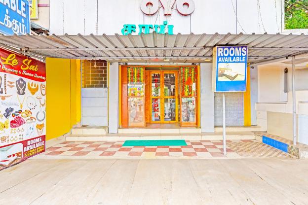 oyo 10449 hotel le sai