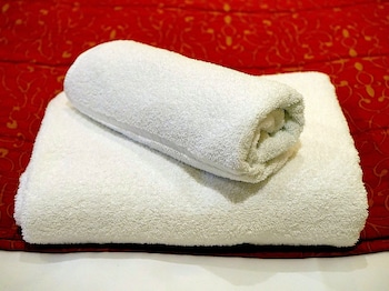 oyo 10449 hotel le sai