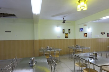 oyo 10449 hotel le sai