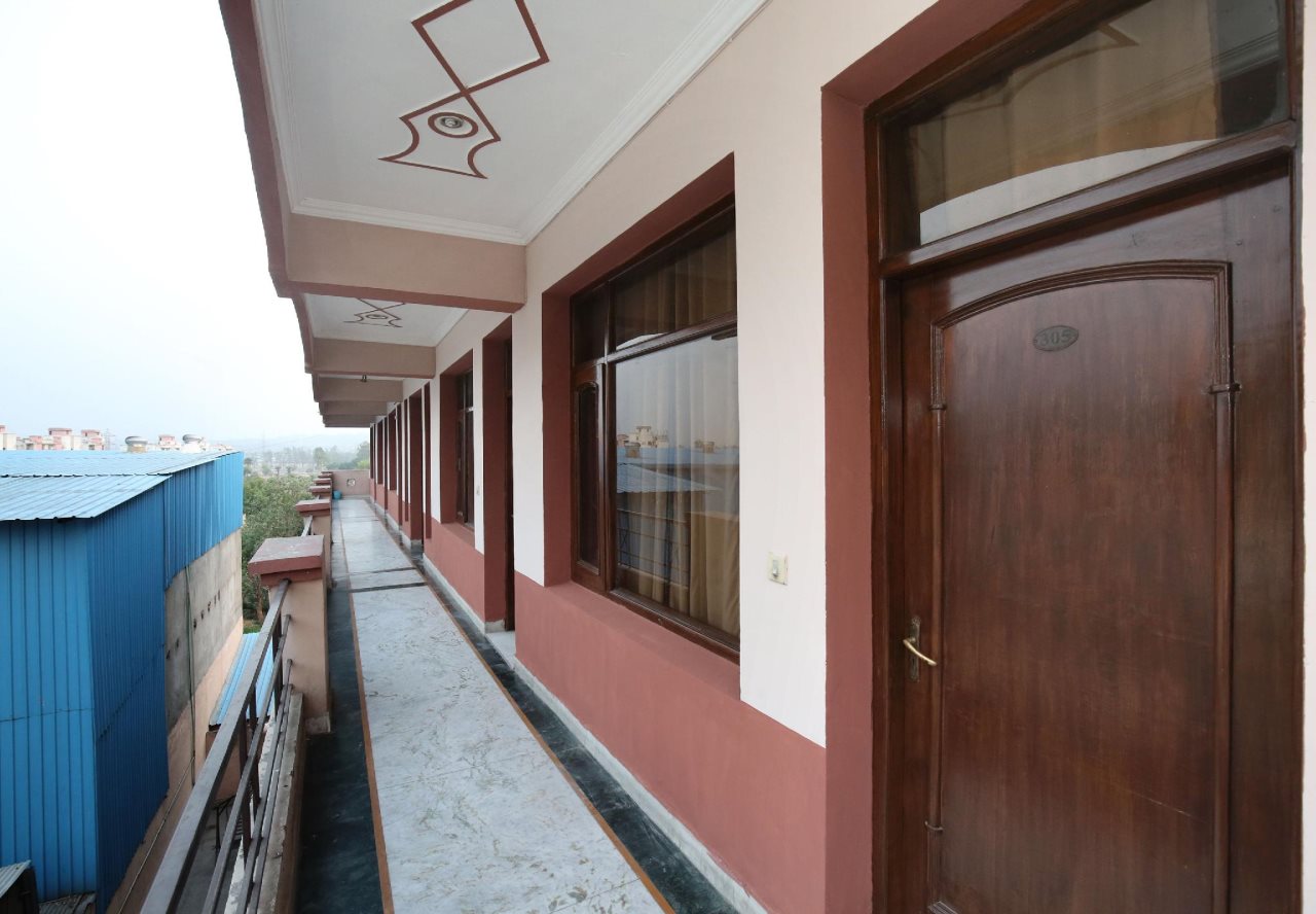oyo 14754 hotel ashish