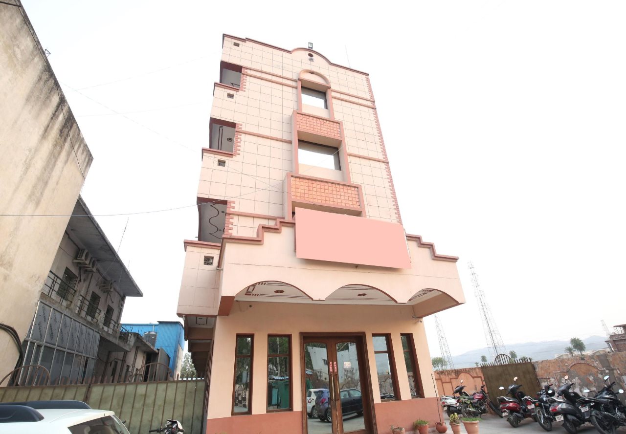 oyo 14754 hotel ashish