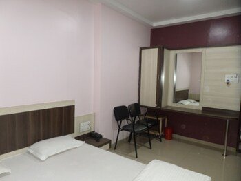 Hotel Amit Plaza,Jalgaon>>Dhule,2.5 star