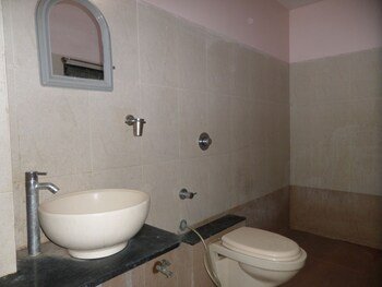 Hotel Amit Plaza,Jalgaon>>Dhule,2.5 star