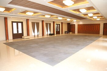 Nakshatra Hotel & Resort,Maheshwar>>Khargone,3 star
