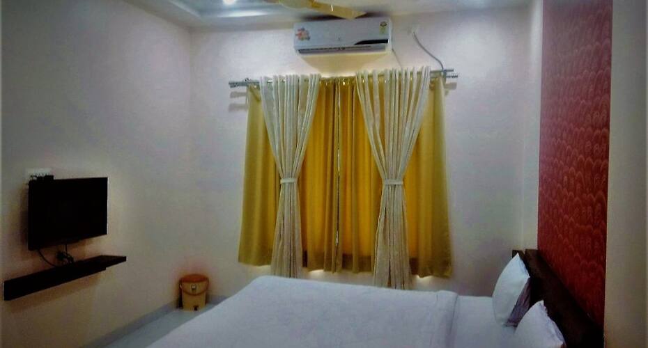 hotel swamiraj executive