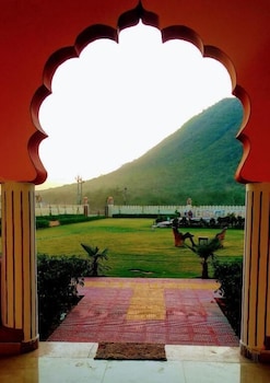 parvat valley resort