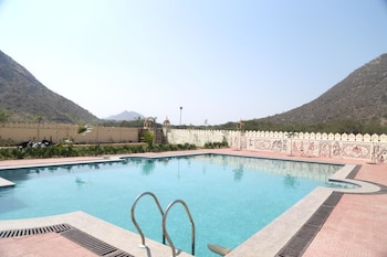 parvat valley resort