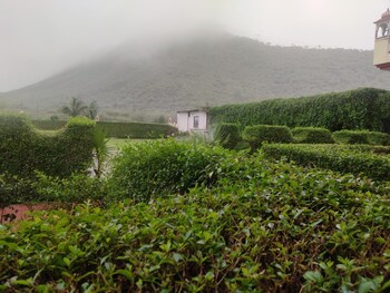 parvat valley resort