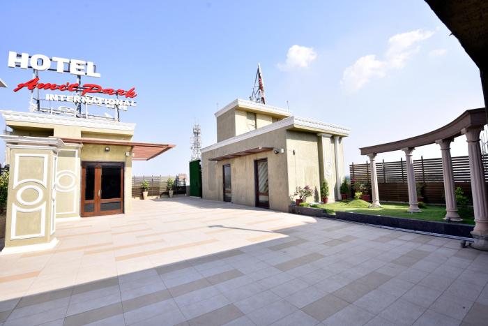hotel amit park international