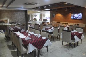 hotel amit park international