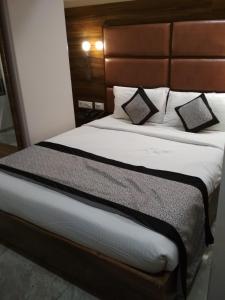 hotel amit park international