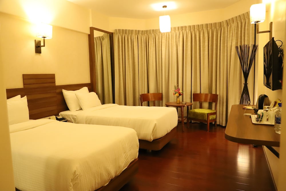 hotel reyansh grand
