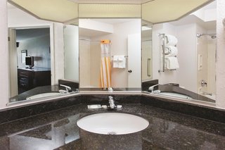 La Quinta Inn & Suites By Wyndham Charleston Riverview,North Charleston>>Charleston,3 star