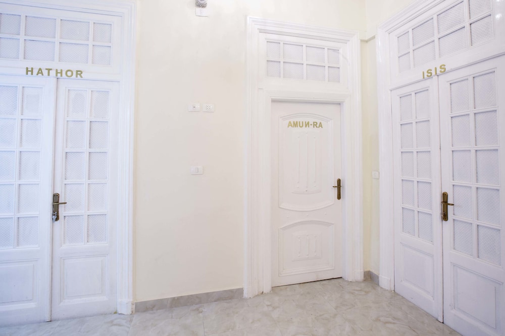 tahrir plaza suites