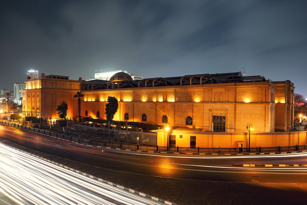 tahrir plaza suites