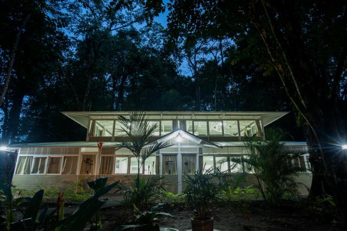 jaguar inn bungalows and hostel
