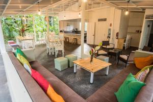 jaguar inn bungalows and hostel