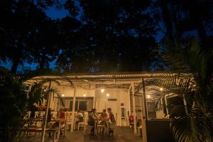 jaguar inn bungalows and hostel