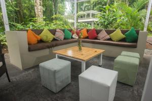 jaguar inn bungalows and hostel
