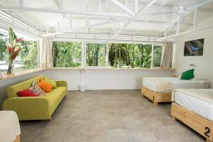 jaguar inn bungalows and hostel