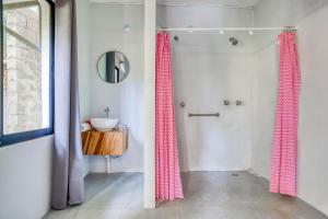 selina santa teresa south hostel