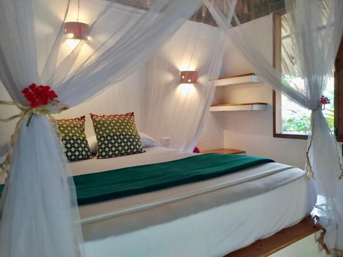 primaluna beach hostel