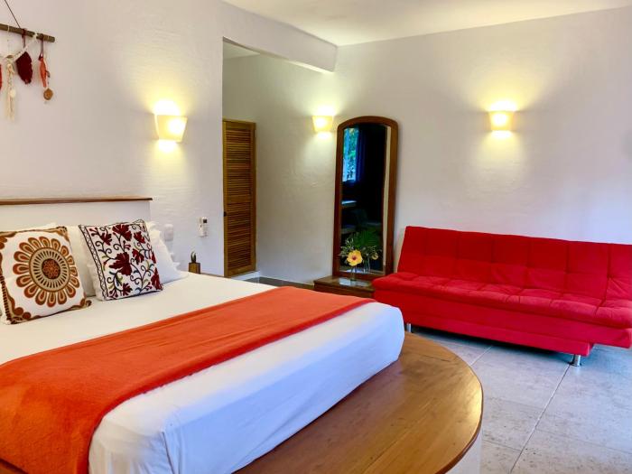 primaluna beach hostel